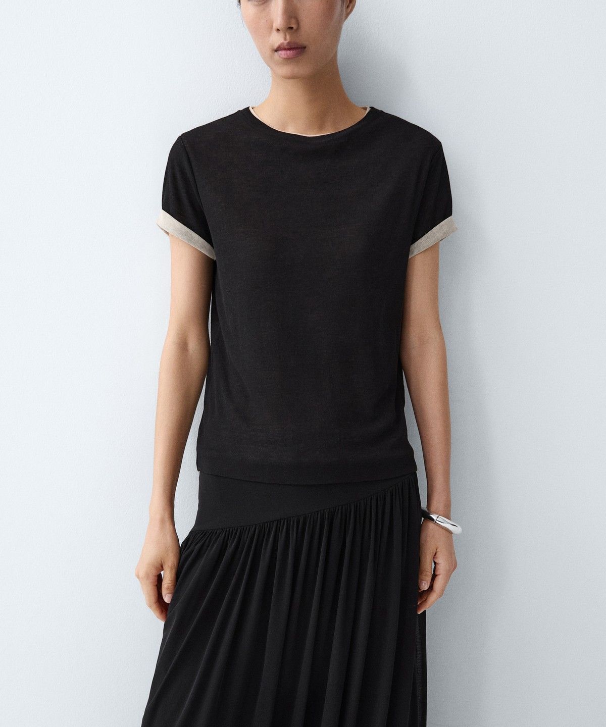 마시모두띠(MASSIMO DUTTI) 더블 마감 반팔 티셔츠
