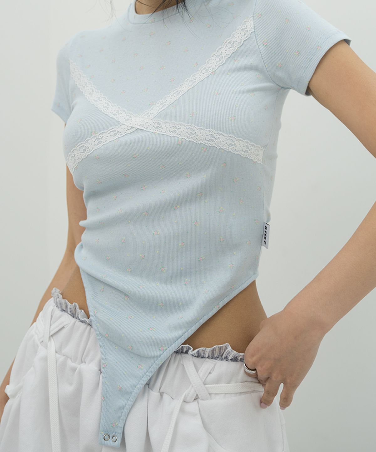 비피피(BFEEP) FLORAL LACE BODYSUIT_SKY