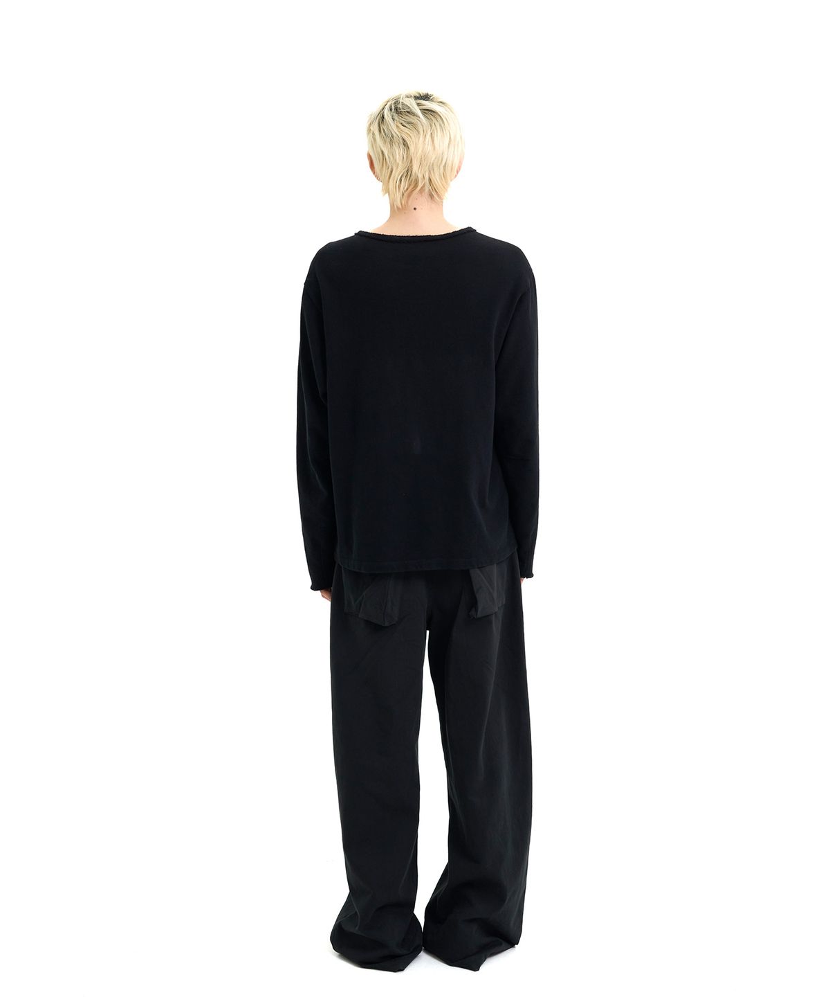 래크로프(LACKROPE) ASYMMETRIC LONG SLEEVE T-SHIRT - BLACK