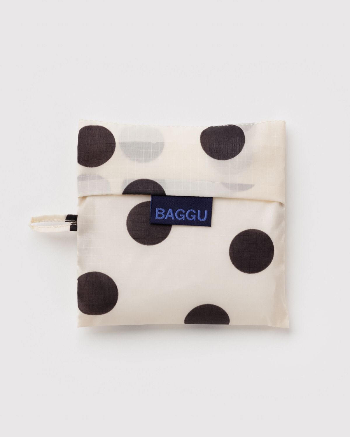 바쿠(BAGGU) 스탠다드 크림 앤 블랙 폴카 닷 에코백 바쿠백