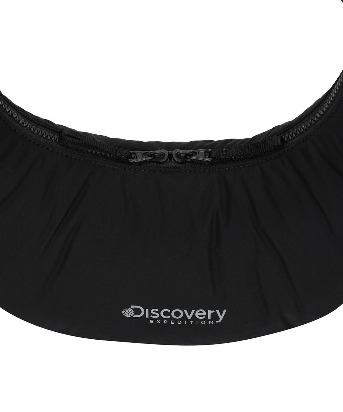 디스커버리 익스페디션(DISCOVERY EXPEDITION) 커브 포켓 패디드 크로스백 S (BLACK)