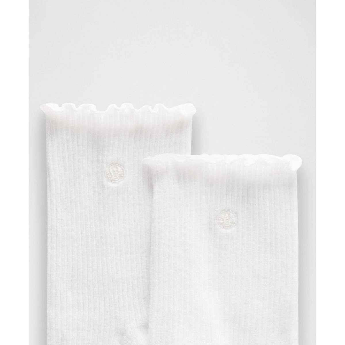 룰루레몬(LULULEMON) 유니섹스 레터스 에지 쿼터 삭스  WHT