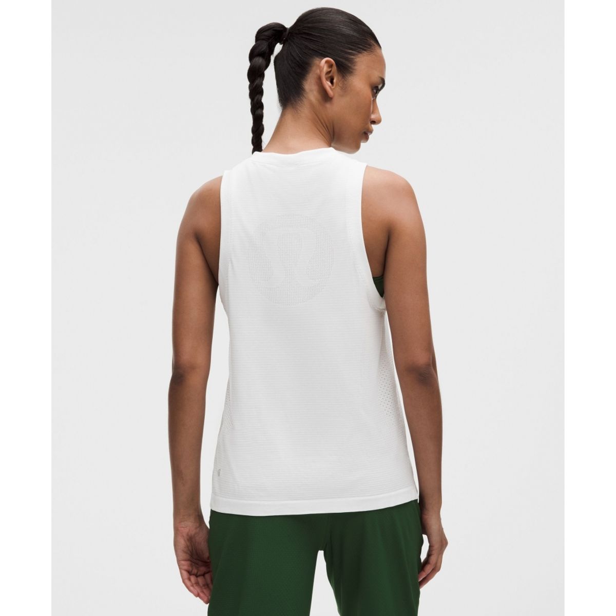 룰루레몬(LULULEMON) 스위프틀리 릴랙스드 탱크탑 힙 렝스 *로고  WHT
