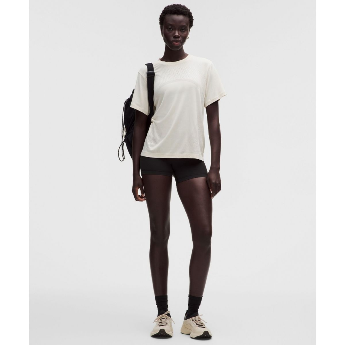 룰루레몬(LULULEMON) 스위프틀리 릴랙스드 숏슬리브 셔츠 힙 렝스 *로고  LTIV