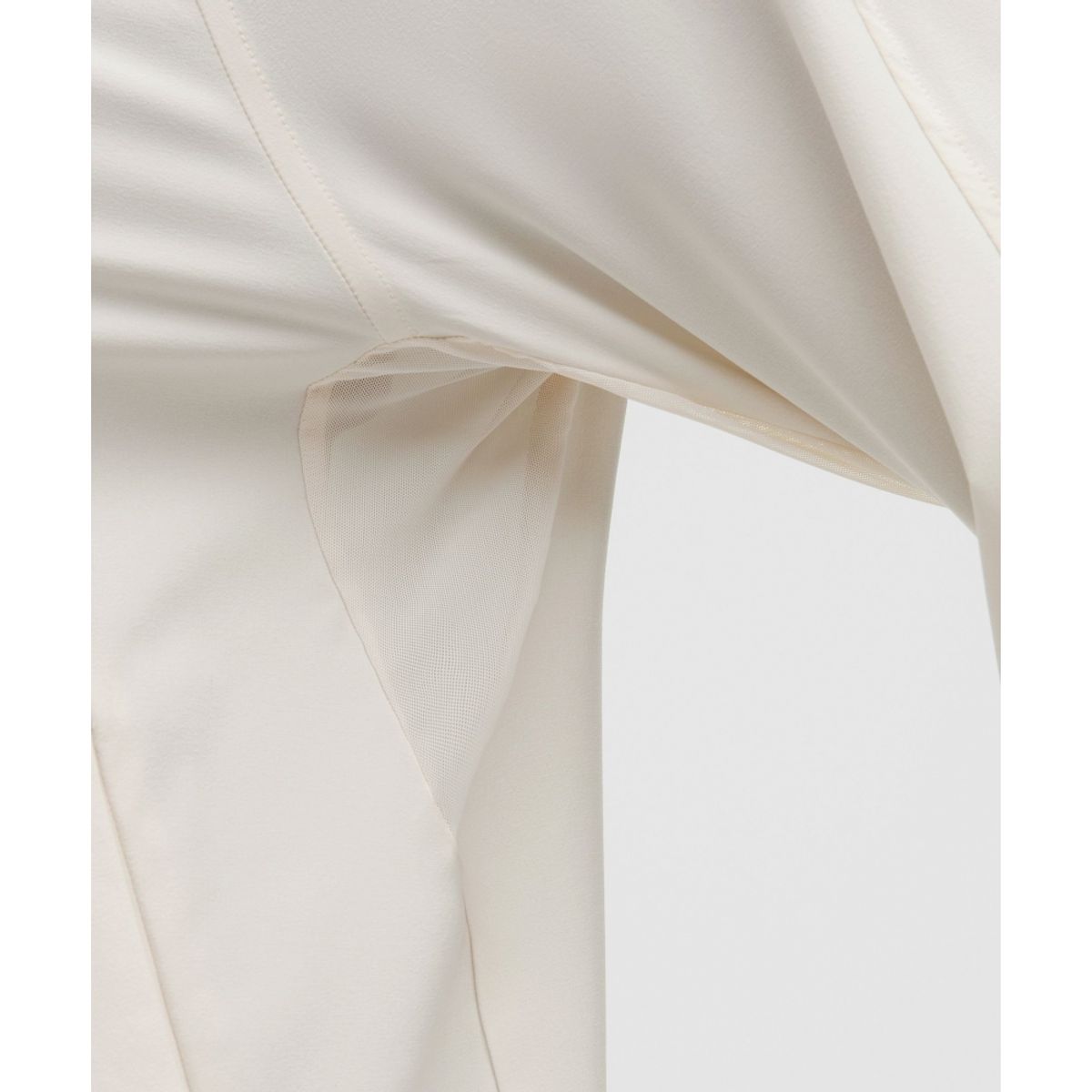 룰루레몬(LULULEMON) 라이트웨이트 스트레치 UV 프로텍티브 재킷  LTIV