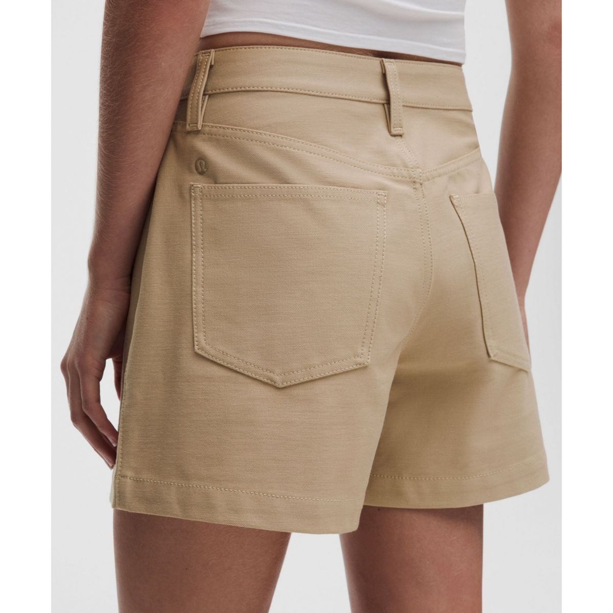 룰루레몬(LULULEMON) 이지파이브 미드라이즈 쇼츠 4.5inch  WKKI