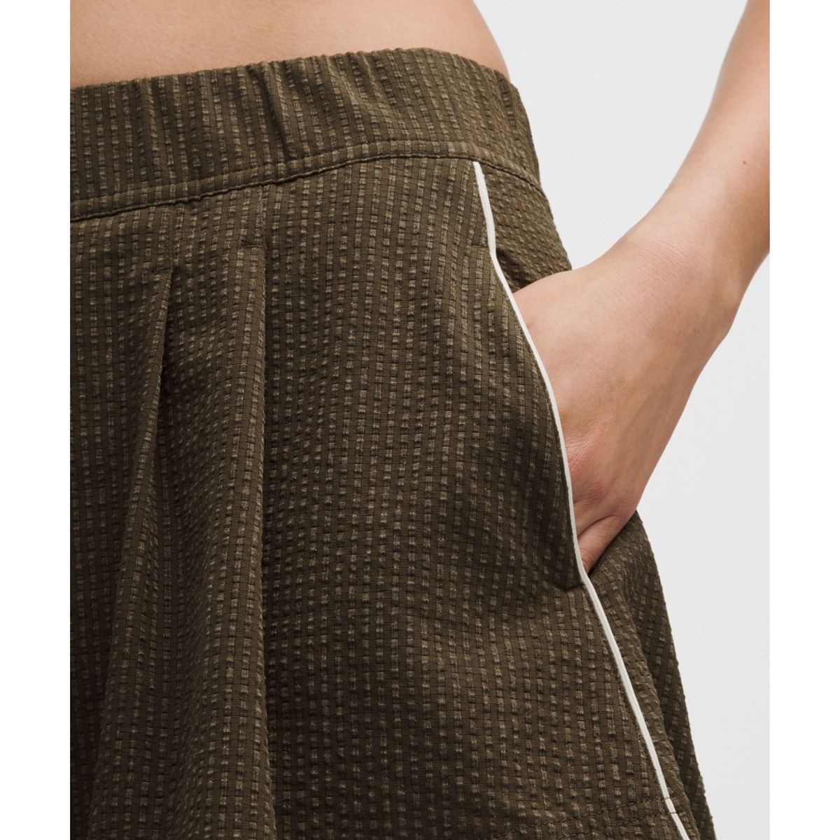 룰루레몬(LULULEMON) 시어서커 WovenAir 하이라이즈 플리티드 쇼츠 3.5inch