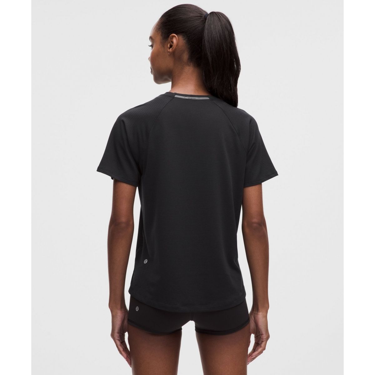 룰루레몬(LULULEMON) 라이선스 투 트레인 클래식 핏 티셔츠  BLK ONGE