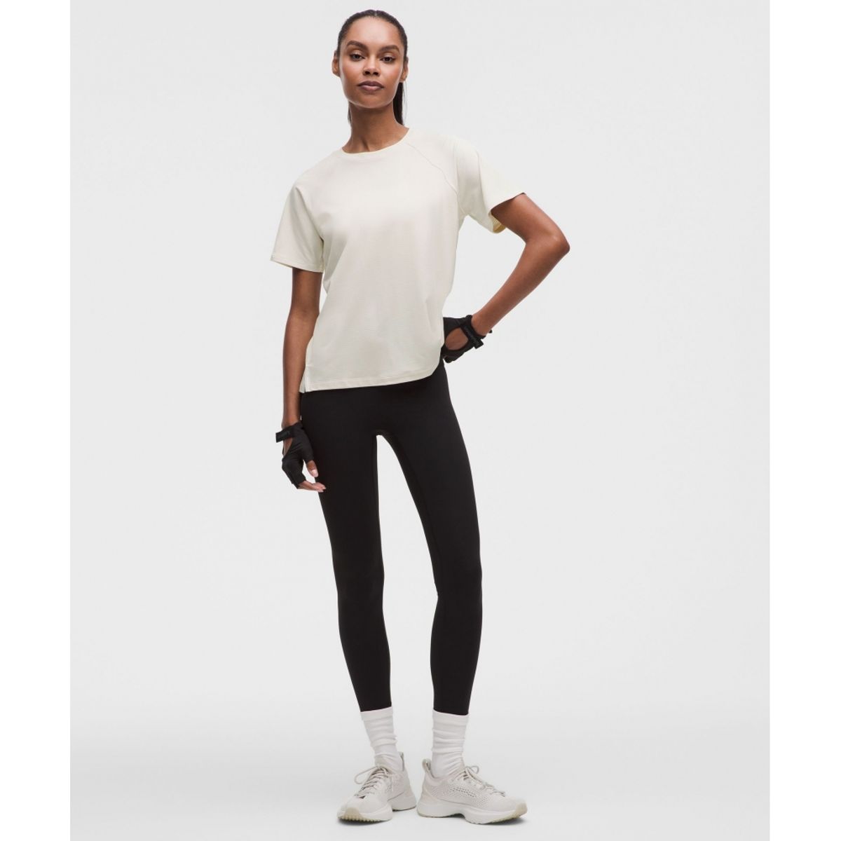 룰루레몬(LULULEMON) 라이선스 투 트레인 클래식 핏 티셔츠  LTIV WHT