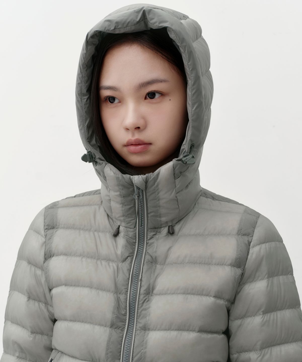 무신사 스탠다드 우먼(MUSINSA STANDARD WOMAN) [시티 레저] 우먼즈 시어 후디드 라이트 다운 재킷 [라이트 그레이]