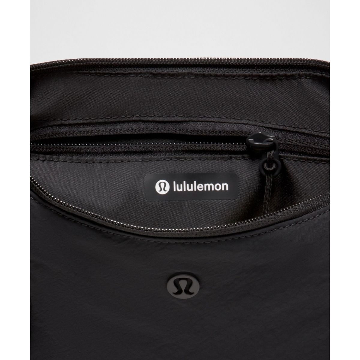 룰루레몬(LULULEMON) 스몰 슬라우치 슬링백 3L  BLK