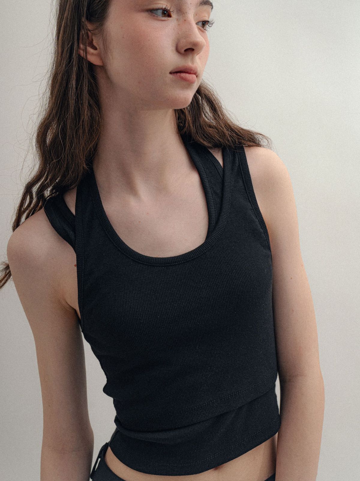 비수스(VISUS) Layerd Halter Top_Black