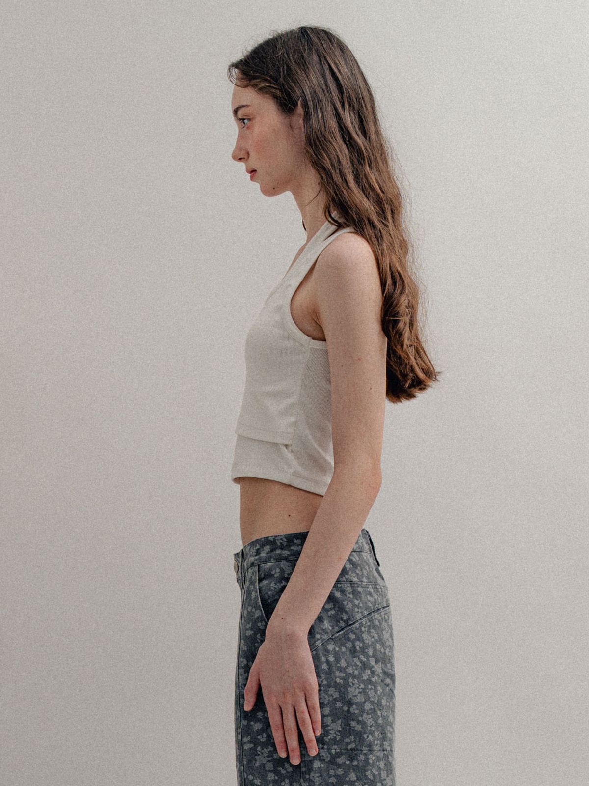 비수스(VISUS) Layerd Halter Top_White