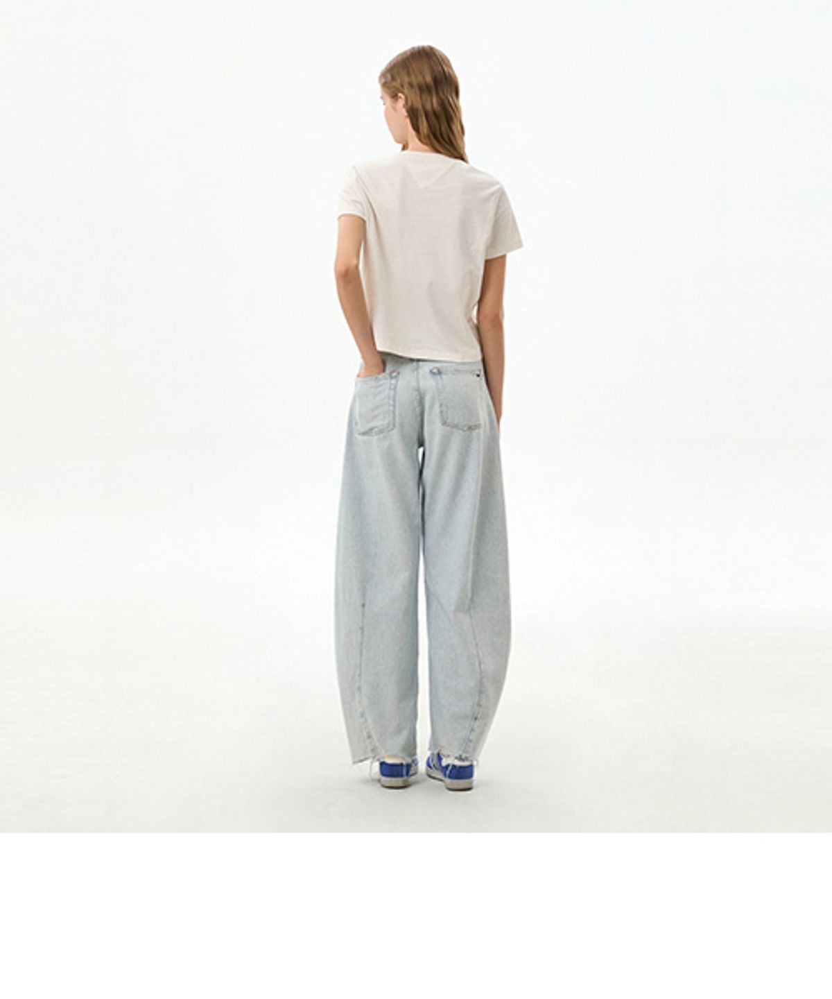 타미진스(TOMMY JEANS) 엘라 립 베럴 크롭 데님 팬츠 (T32G6NEB46TWT11AB)