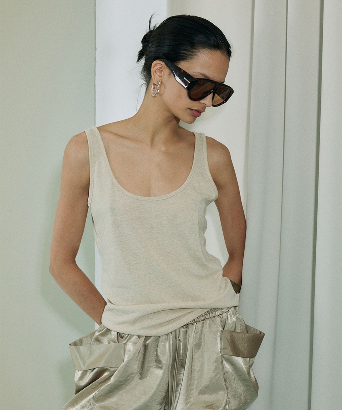 프로젝트 웨이브(PROJECT WAVE) Enough Sleeveless Top (4COLOR)
