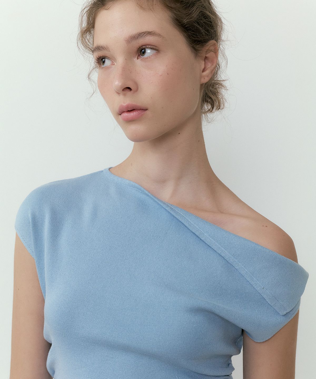 루시르주(LUCIR ZU) Shirring drop sleeveless knit (sky blue)