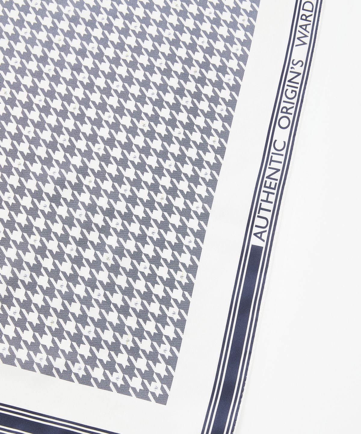 에이오더블유(AOW) HOUNDTOOTH PATTERN SILK SCARF