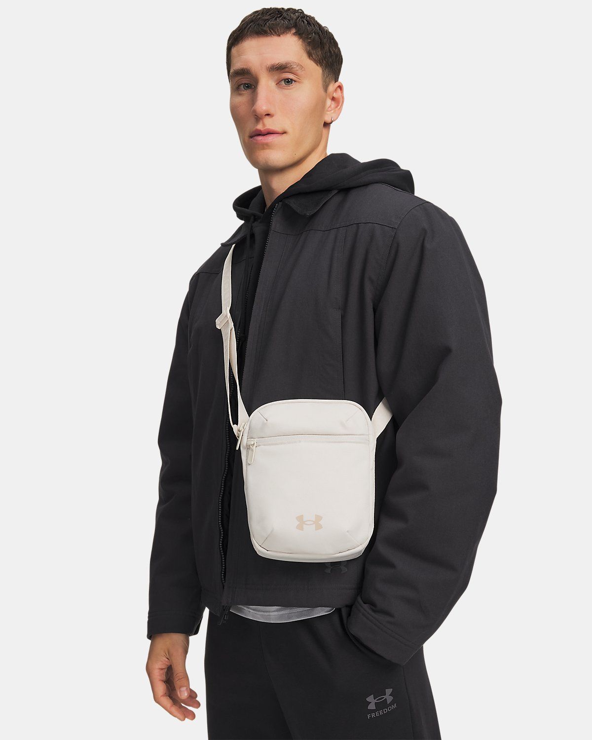언더아머(UNDERARMOUR) UA 에센셜6011276-135