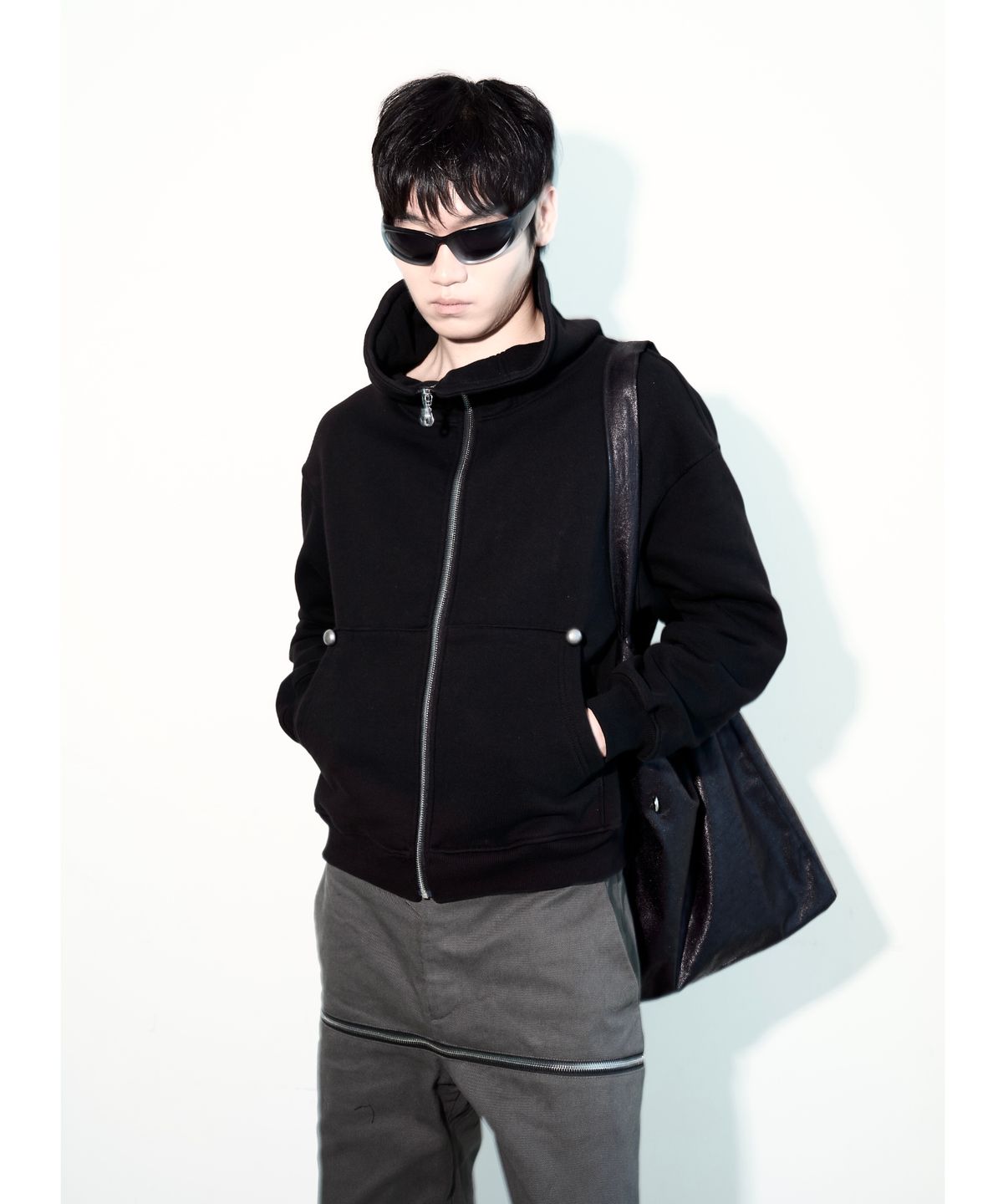 뭉제르(MOONGER) Cracked Cotton Hobo Bag Medium