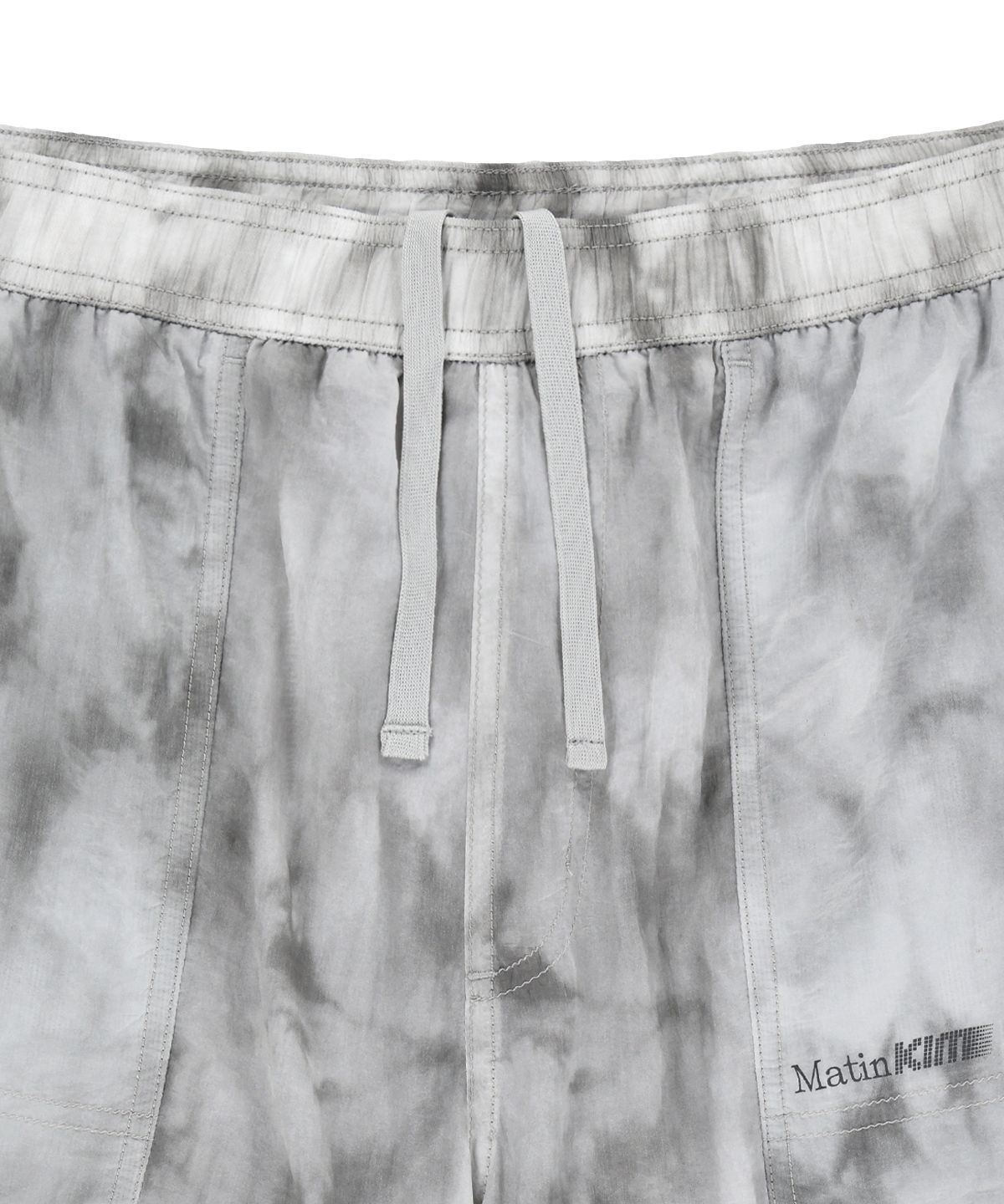 마뗑킴(MATIN KIM) MATIN PACE MOTION SHORTS FOR MEN IN LIGHT GREY