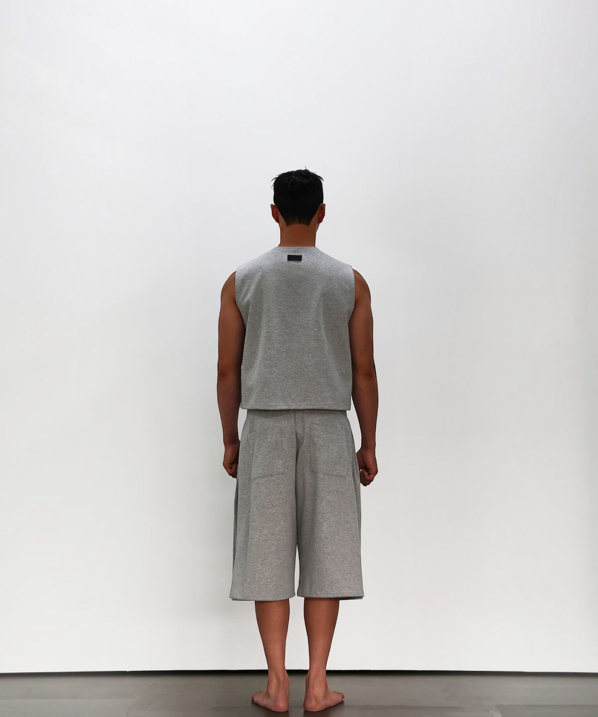 엑세스(XX) Axis Zip Box Crop Sleeveless Gray