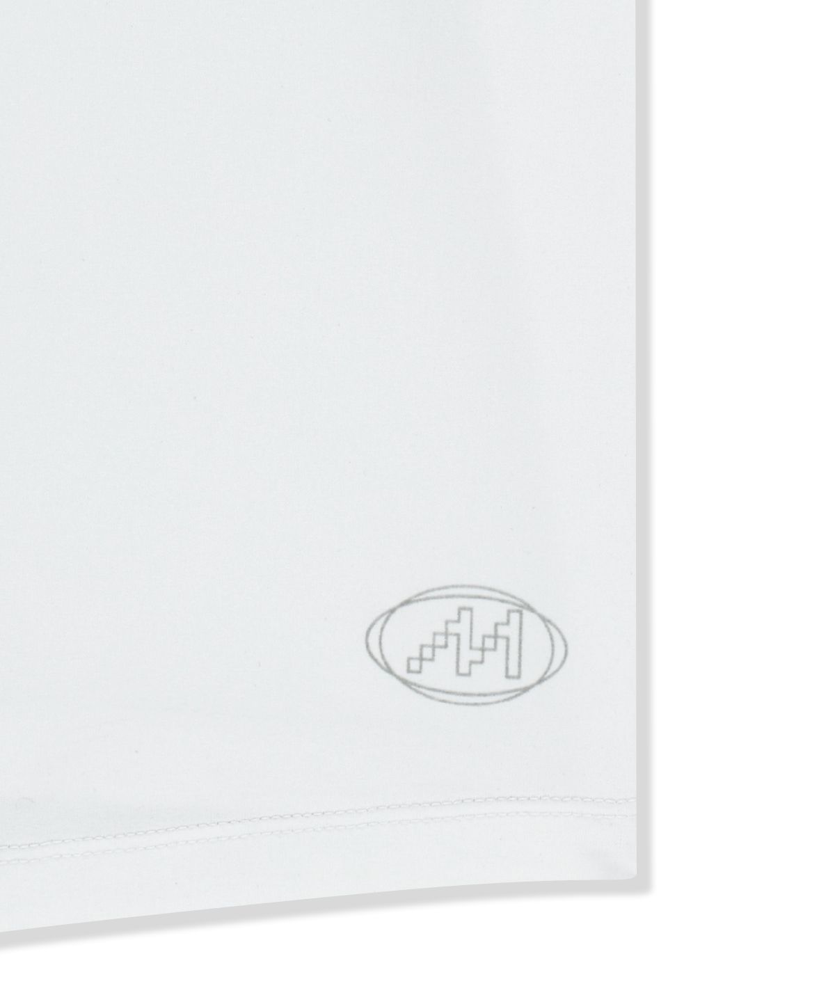 마뗑킴(MATIN KIM) MATIN PACE REFLECTIVE LOGO SLIM TOP IN WHITE