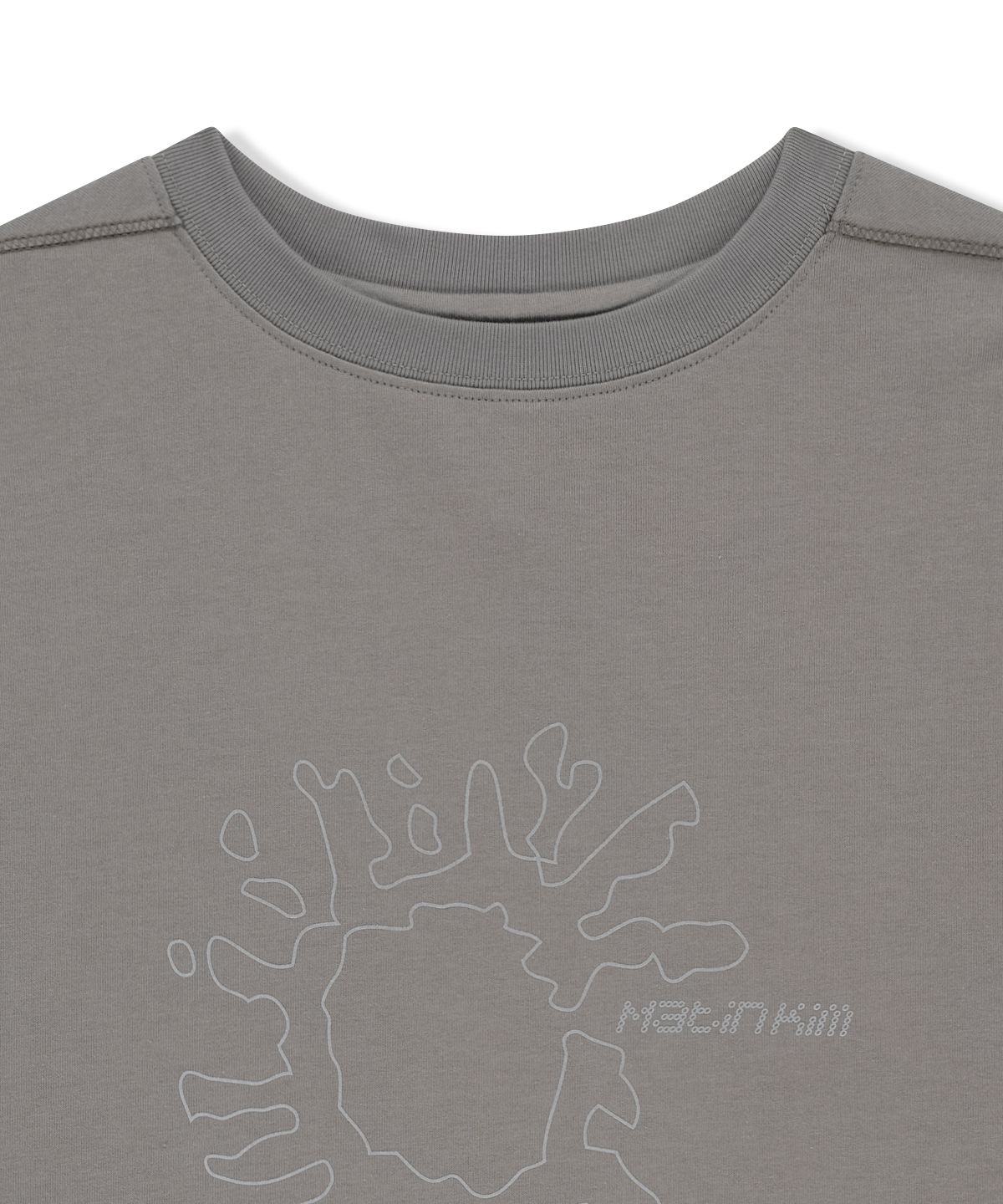 마뗑킴(MATIN KIM) MATIN PACE SUNBURST GRAFFITI COVERED TOP IN CHARCOAL