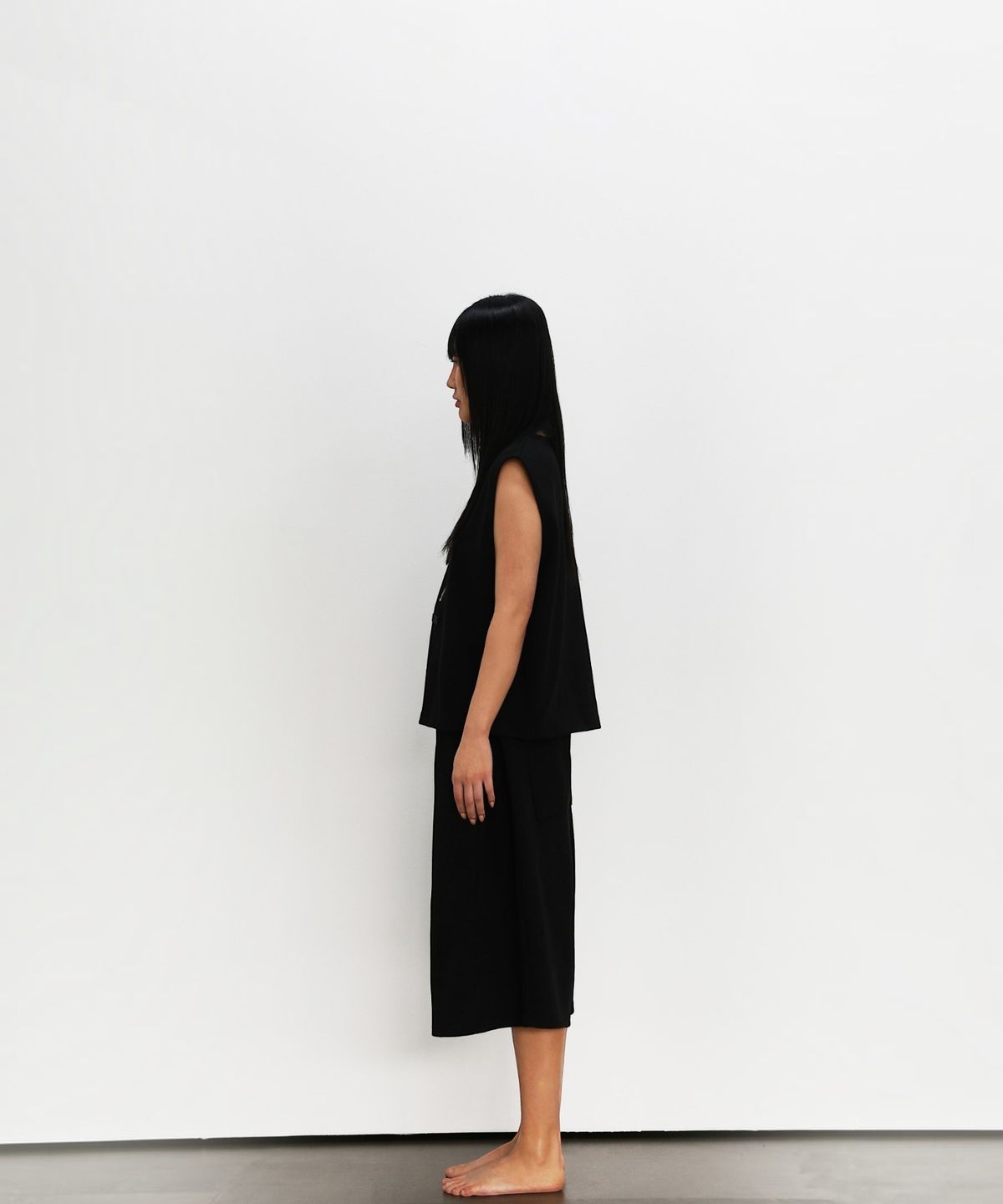 엑세스(XX) Axis Zip Box Crop Sleeveless Black