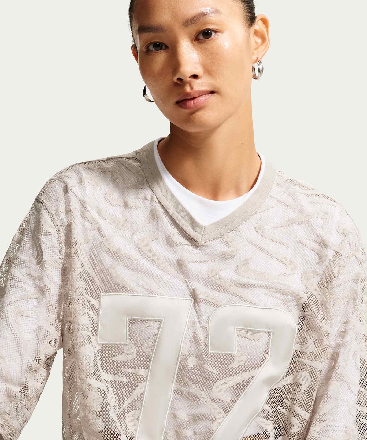 나이키(NIKE) 스포츠웨어 칠 레이스 오버사이즈 저지 W - 크림 II:라이트 본:화이트 / IM8388-236