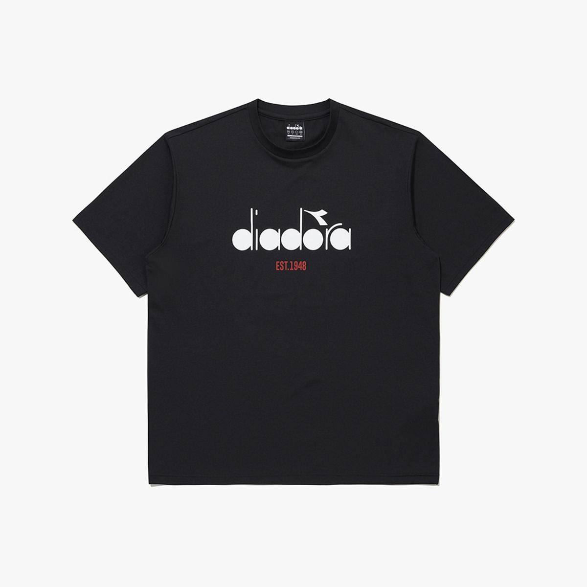 디아도라(diadora) 에어텍스 로고 반팔 티셔츠 BLACK