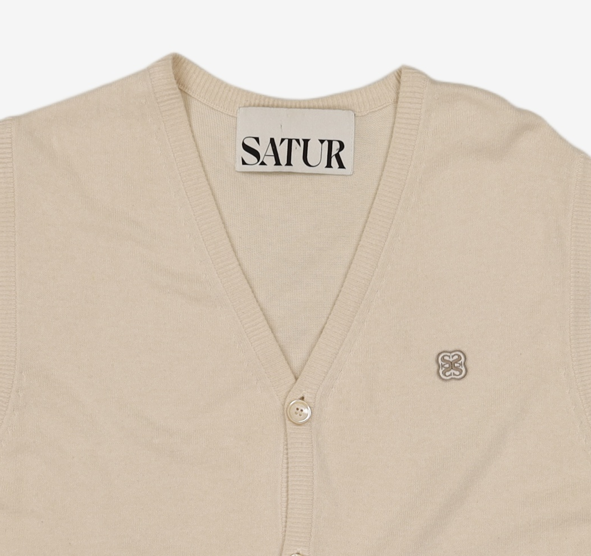 세터(SATUR) 로고 와펜 니트 베스트 가디건 브리즈 네이비 M