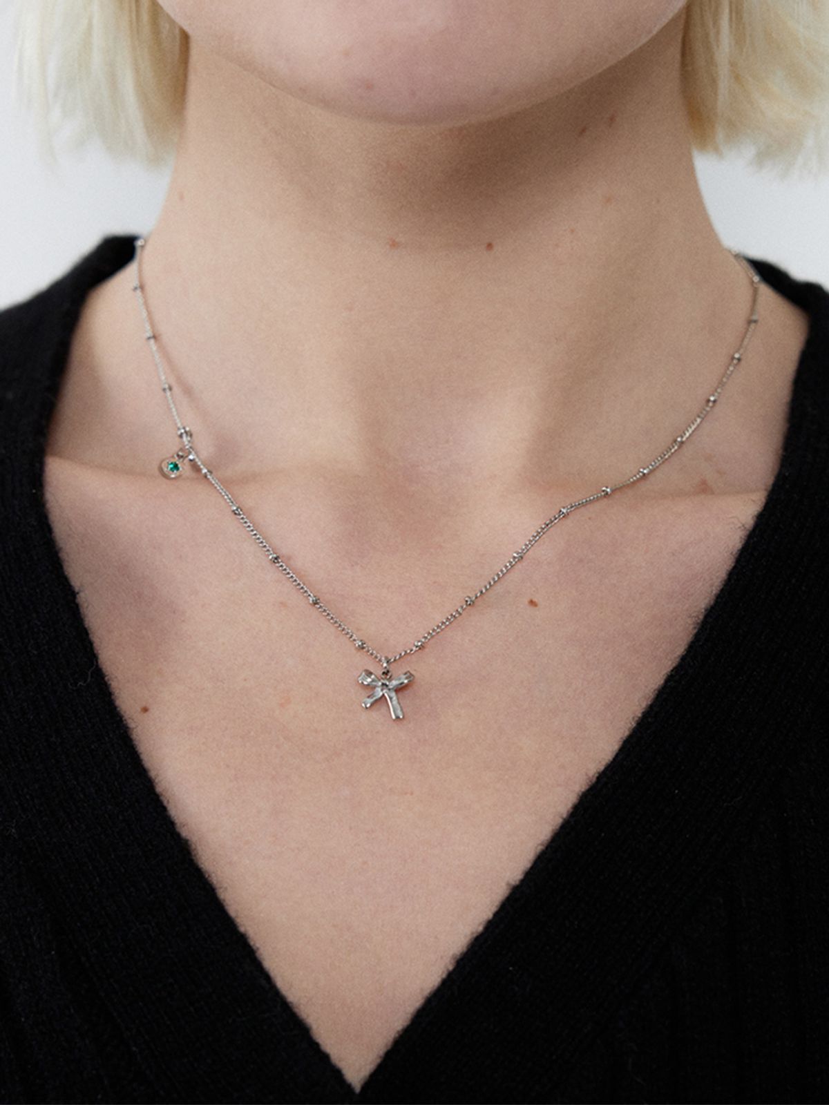 링거피스(LINGER PIECE) Mini ribbon point ball chain necklace