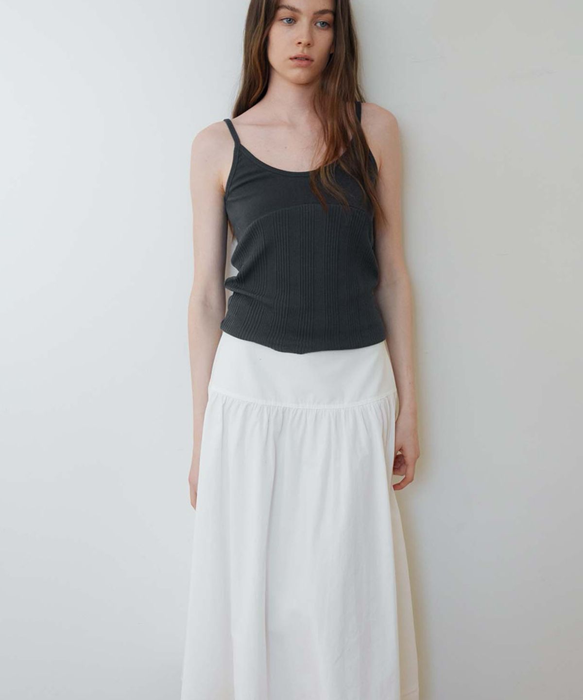 스러움(SEUREOUM) Breeze Sleeveless_Charcoal