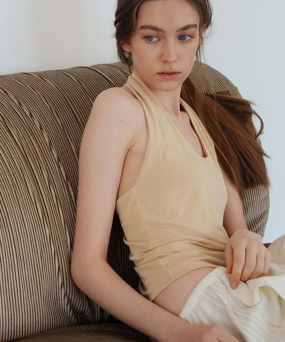 스러움(SEUREOUM) Skin Halter Top_Butter Beige