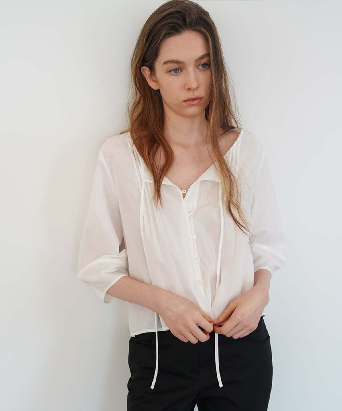 스러움(SEUREOUM) [2nd]Hazel Pintuck Blouse_Ivory