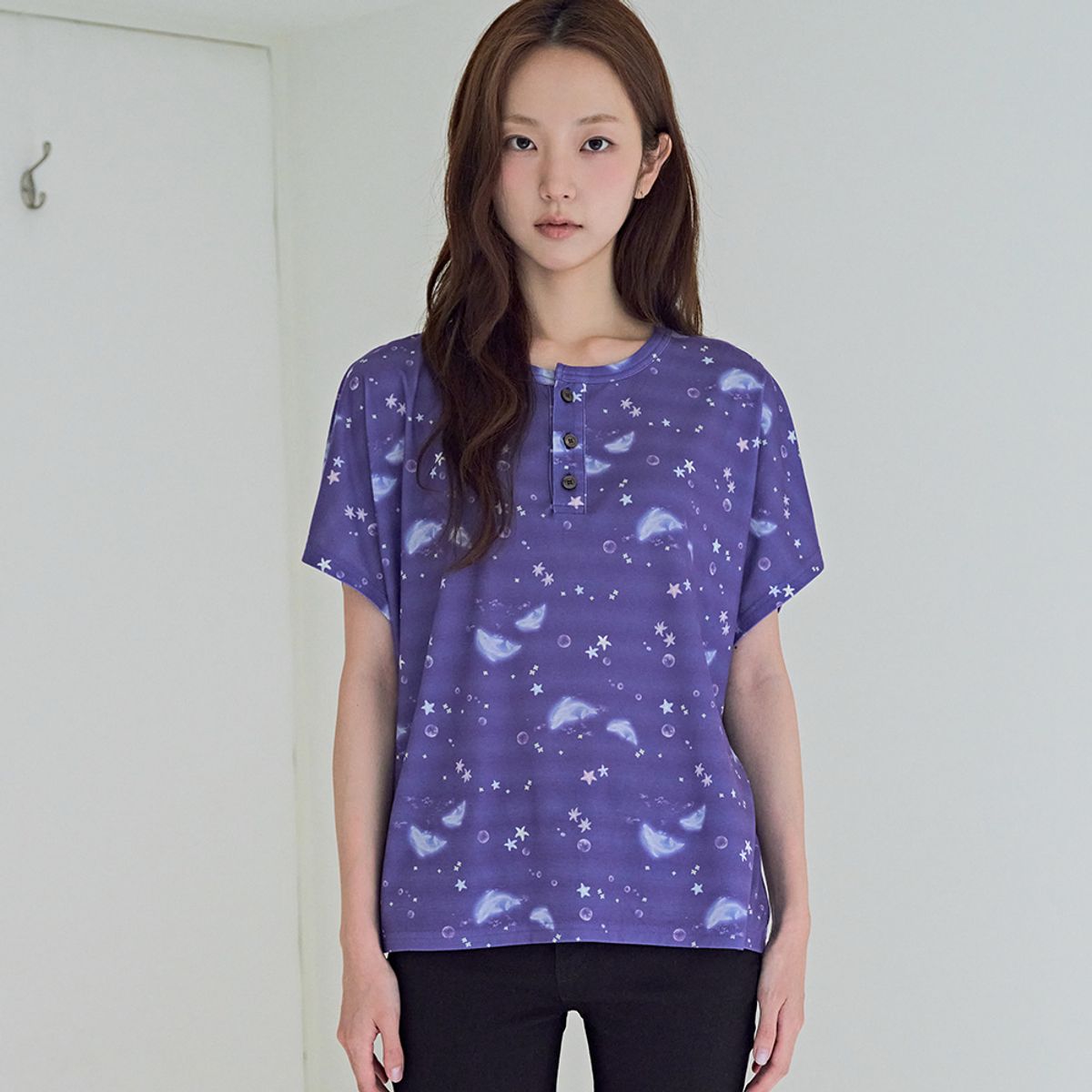 뮤즈무드(MUSEMOOD) Dolphin Glow Dolman Tee (티셔츠)