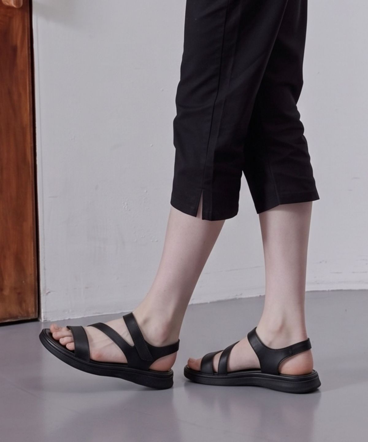 스퍼(SPUR) Oasis Cow Leather Padded Sandal 소가죽 스트랩 샌들 3.2cm -WS7055 (3color)