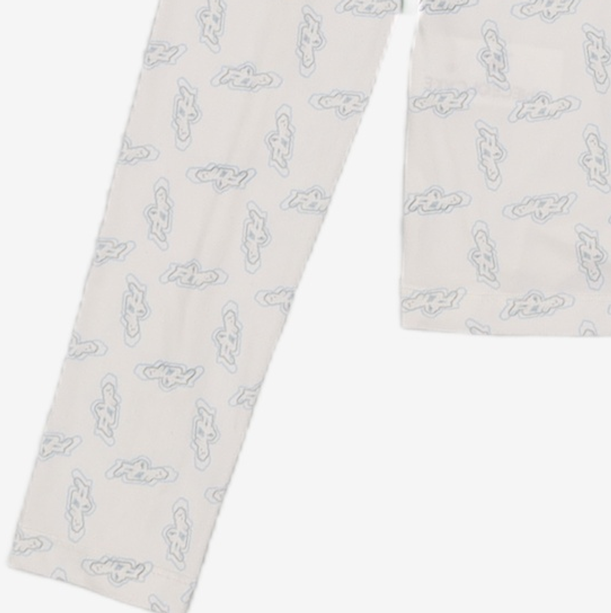 어피스오브케이크(APIECEOFCAKE) FLIP Pattern Turtleneck_White FREE