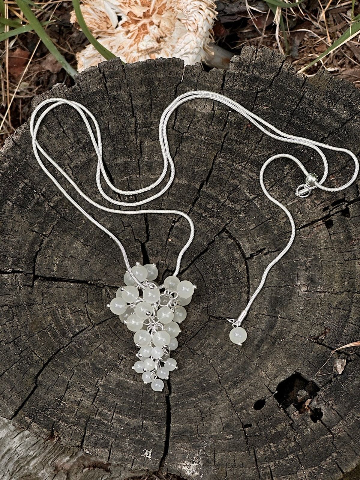 아포엠(APOEM) Muscat Pearl Drop Necklace
