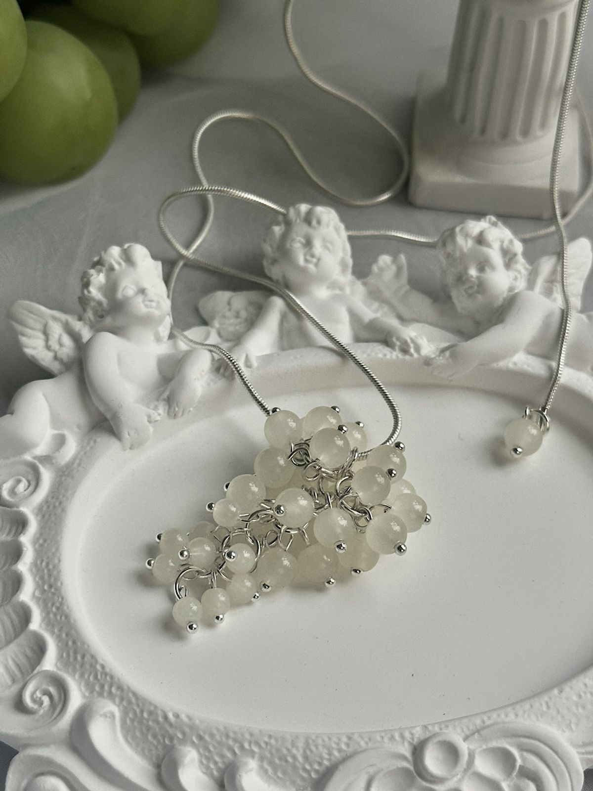 아포엠(APOEM) Muscat Pearl Drop Necklace