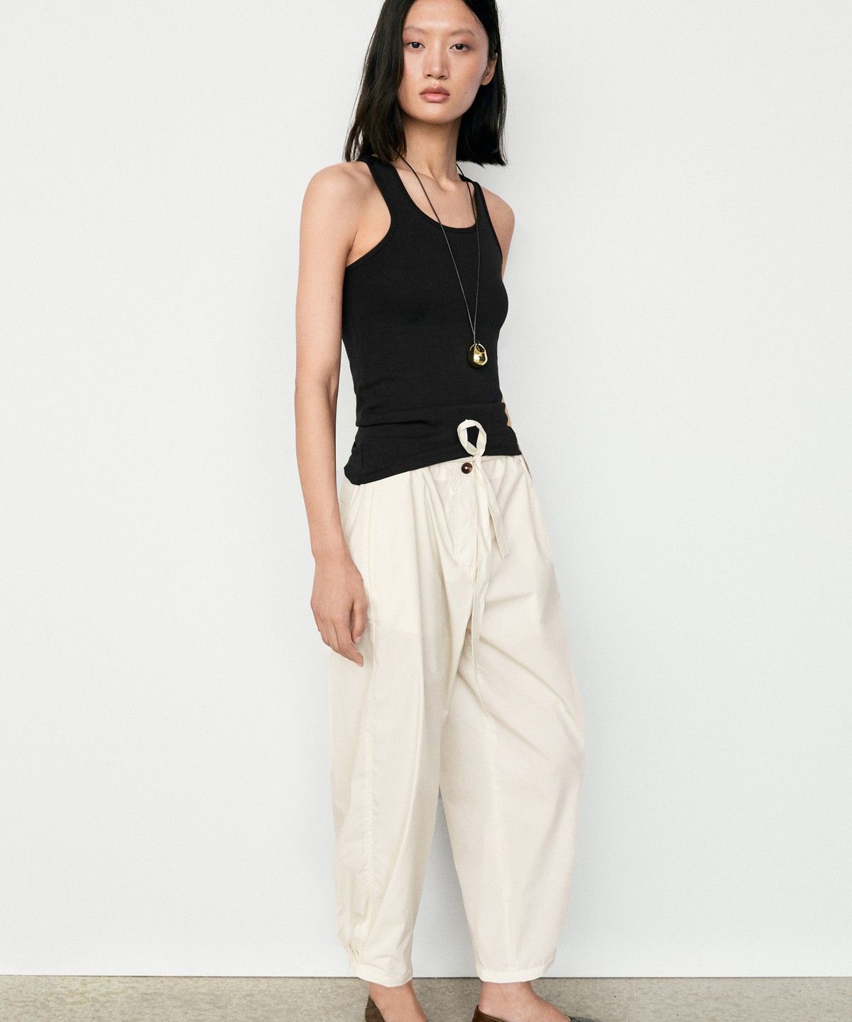 마시모두띠(MASSIMO DUTTI) 코튼 블렌드 크루넥 슬리브리스 티셔츠