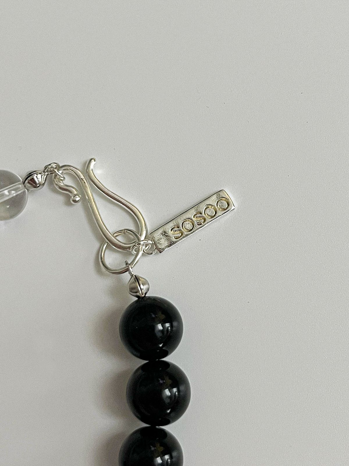 소수(SOSOO) Two Mix Gemstone Toggle Bracelet [Clear]