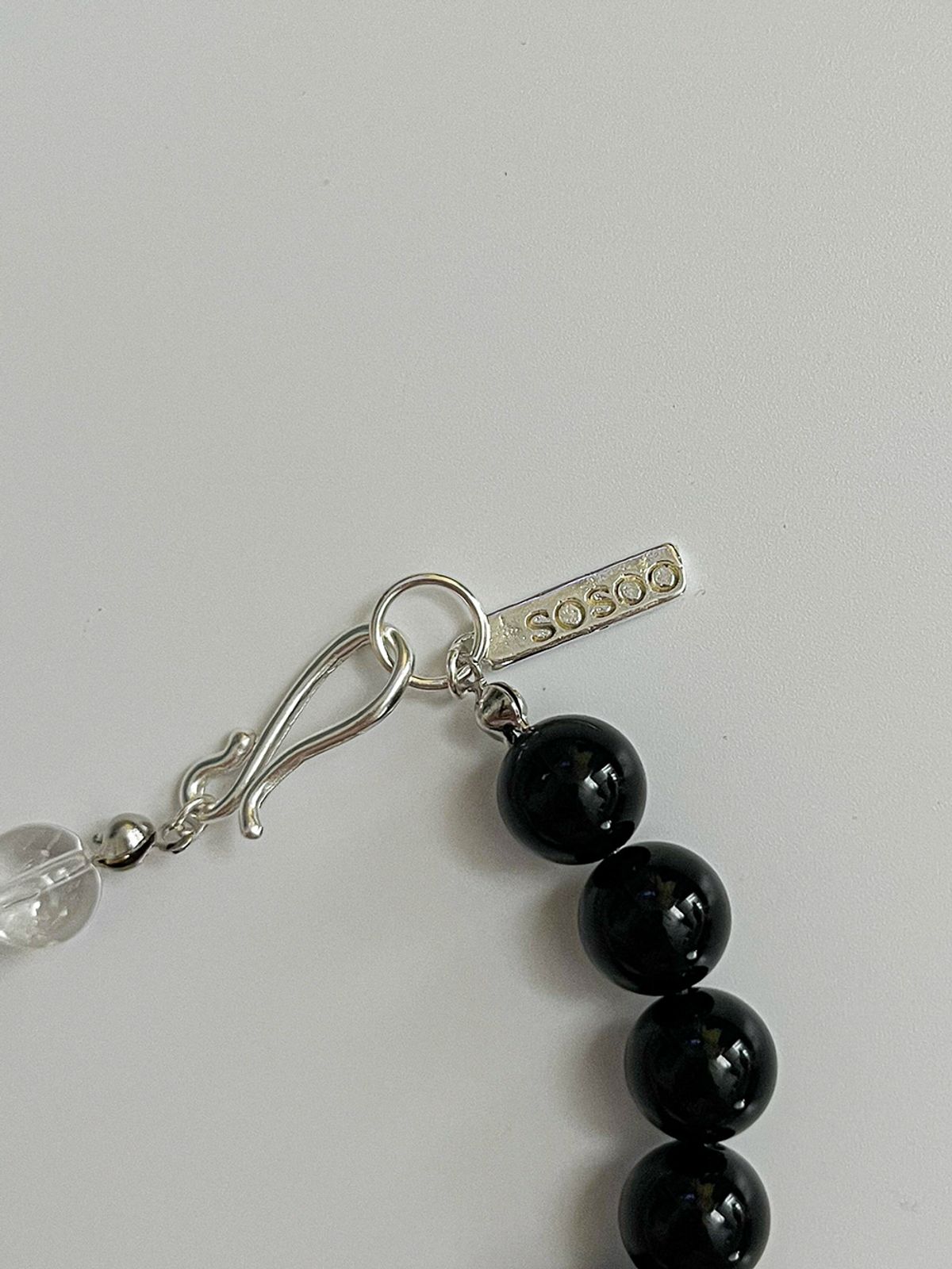소수(SOSOO) Two Mix Gemstone Toggle Necklace [Clear]