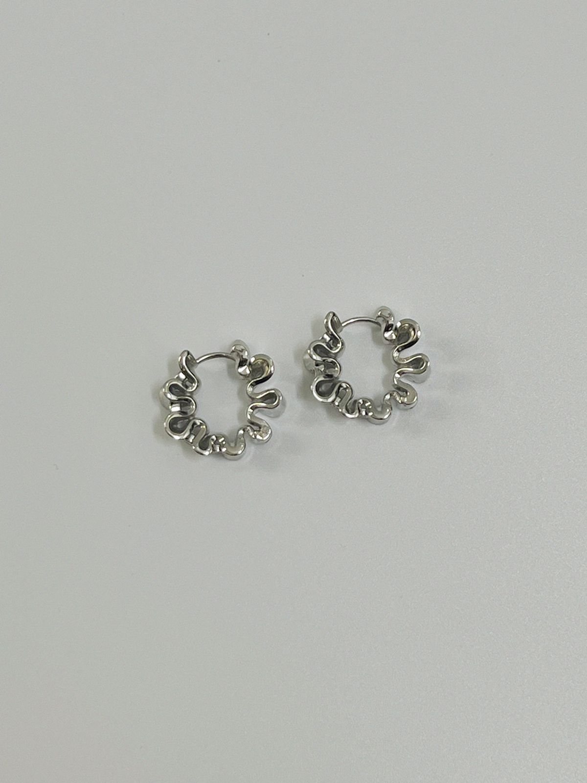 소수(SOSOO) Pleats Crystal One-Touch Earrings