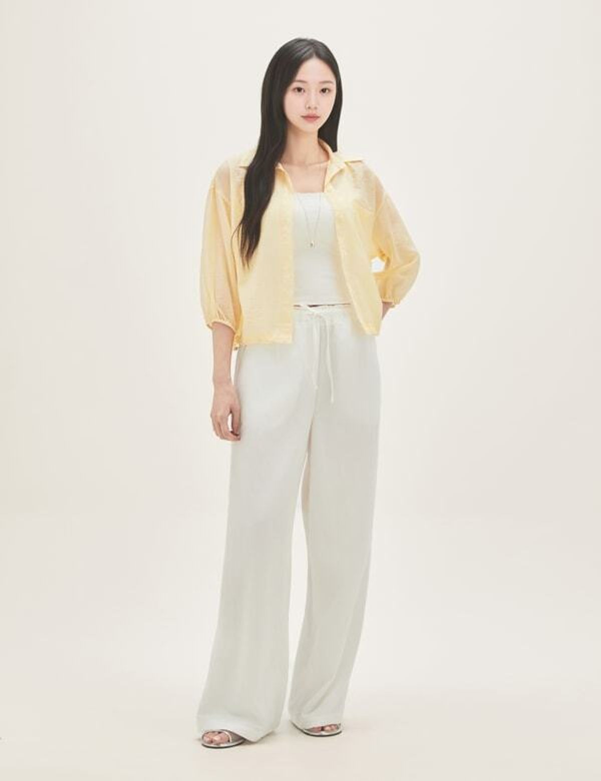 로엠(ROEM) 오픈카라 7부 블루종 셔츠 RMYWG37R15