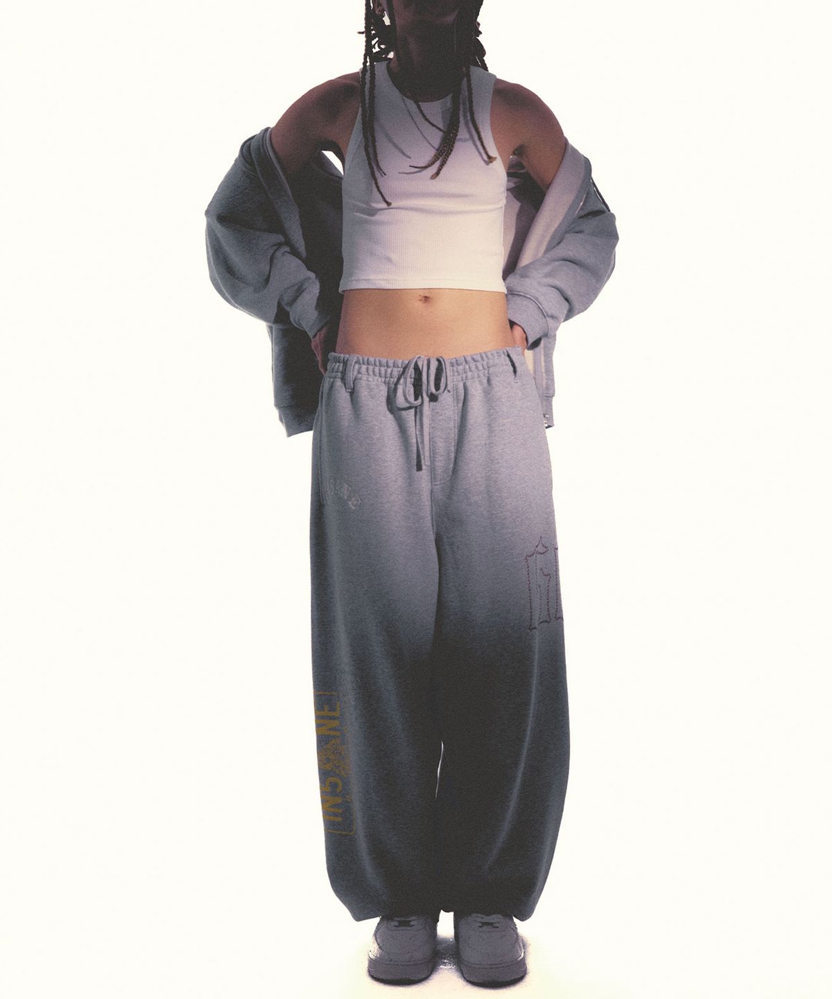 인세인개러지(INSANEGARAGE) INSANE WOMEN GRAPHIC CROP SLEEVELESS_OFF WHITE