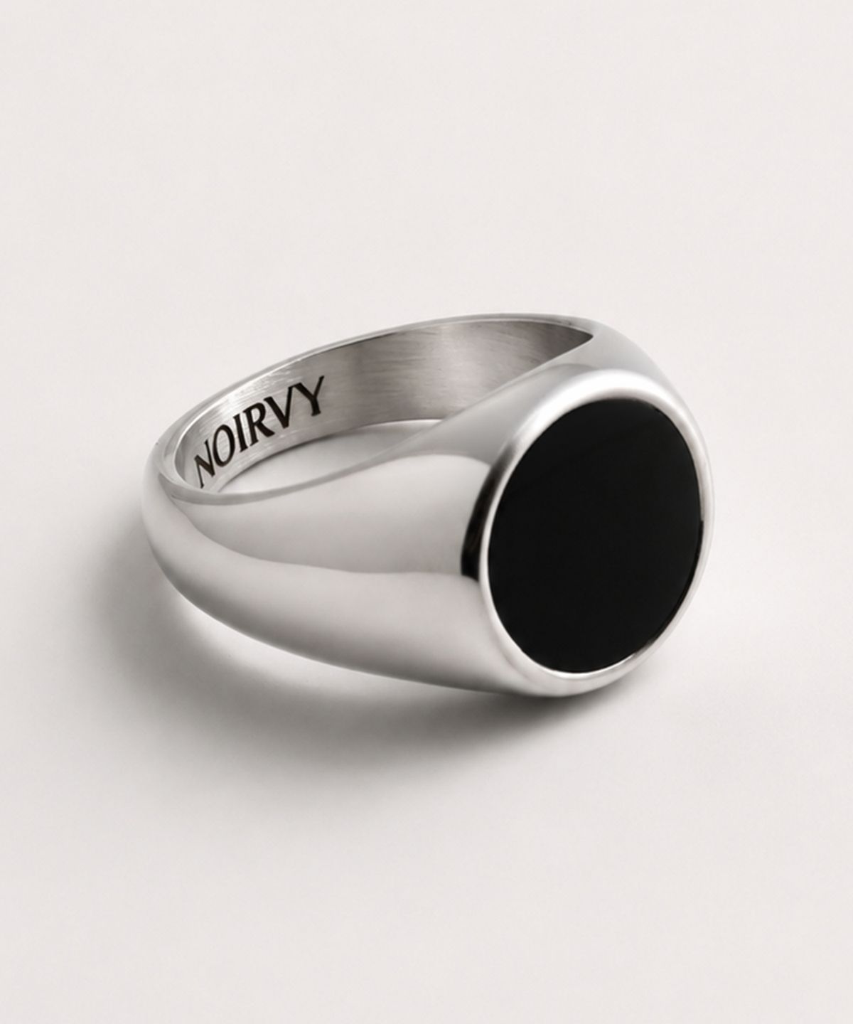 노이르비(NOIRVY) NR-303 라운드 오닉스 시그넷 서지컬 반지