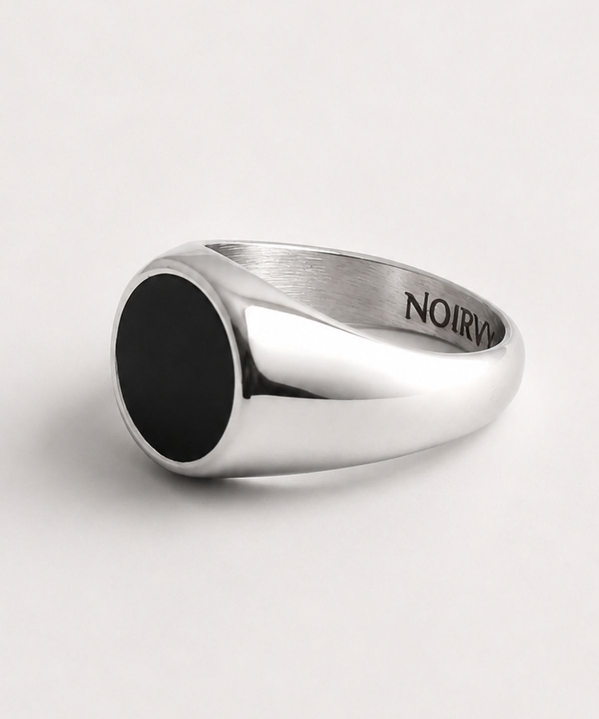 노이르비(NOIRVY) NR-303 라운드 오닉스 시그넷 서지컬 반지
