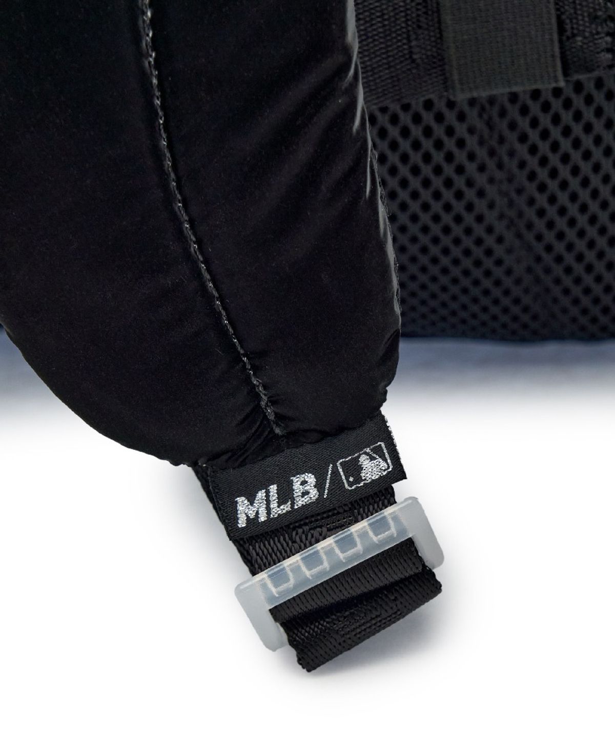 엠엘비 키즈(MLB KIDS) 글로시 스트링 백팩 NY (Black)