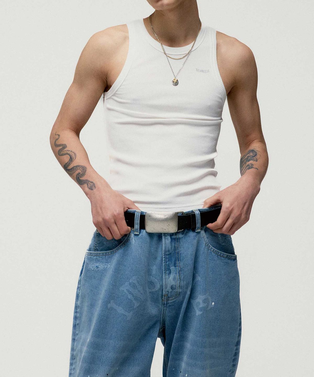 인세인개러지(INSANEGARAGE) INSANE WOMEN GRAPHIC SLEEVELESS_OFF WHITE